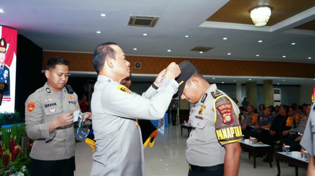pesan-kapolda-metro-irjen-asep-ke-anggota-pamapta-mereka-wajah-pertama-kepolisian-25102025-200349